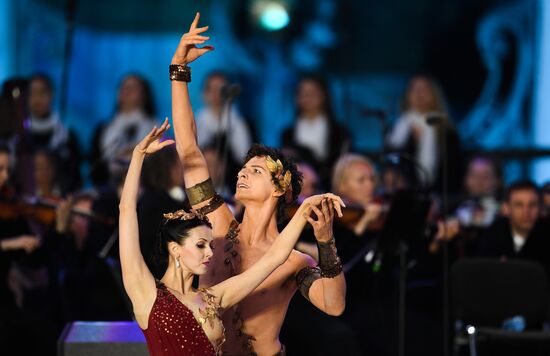 St. Petersburg Governor holds SPIEF celebrations