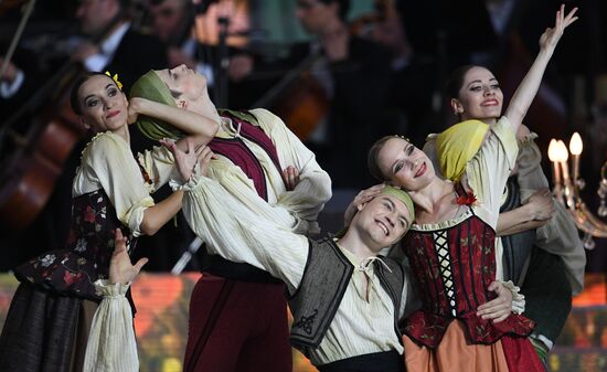 St. Petersburg Governor holds SPIEF celebrations