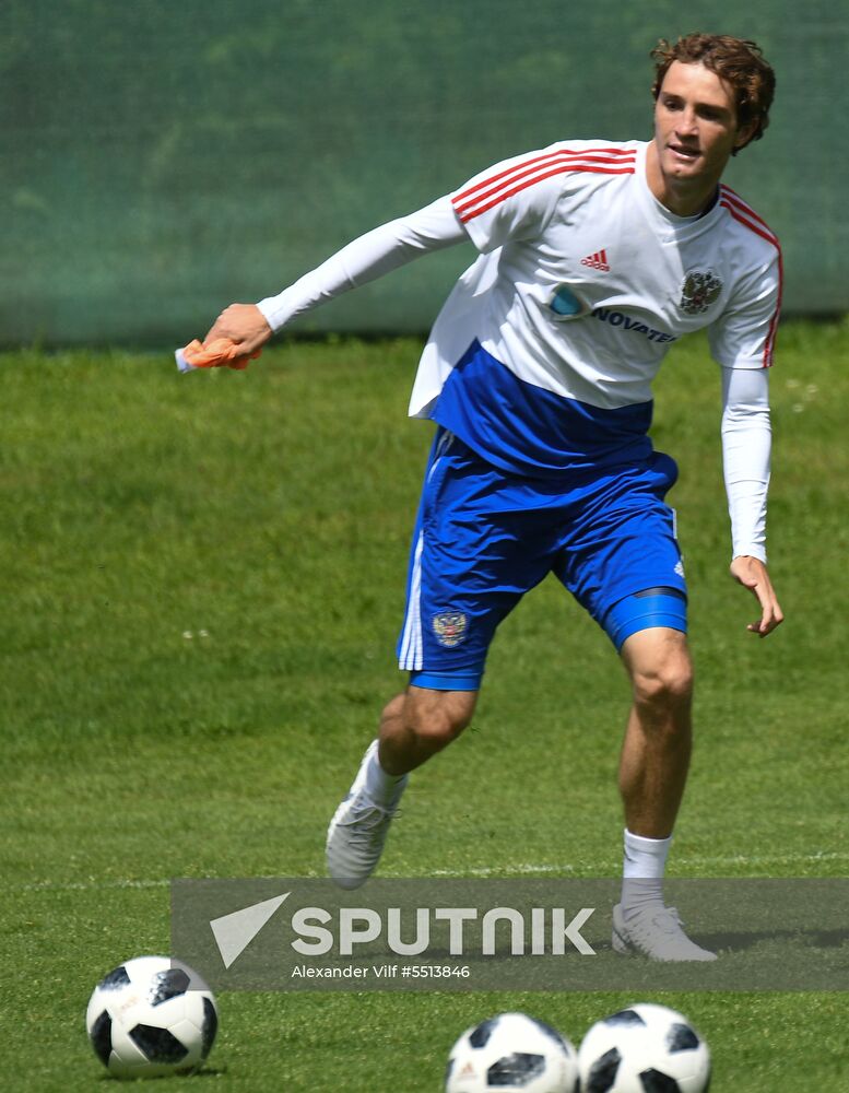 Football. National team's training camp