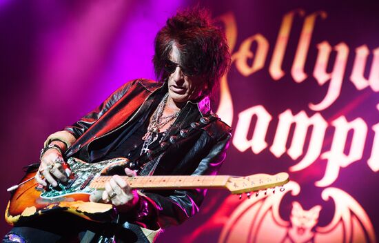 Hollywood Vampires gives concert