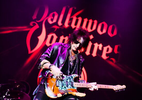 Hollywood Vampires gives concert