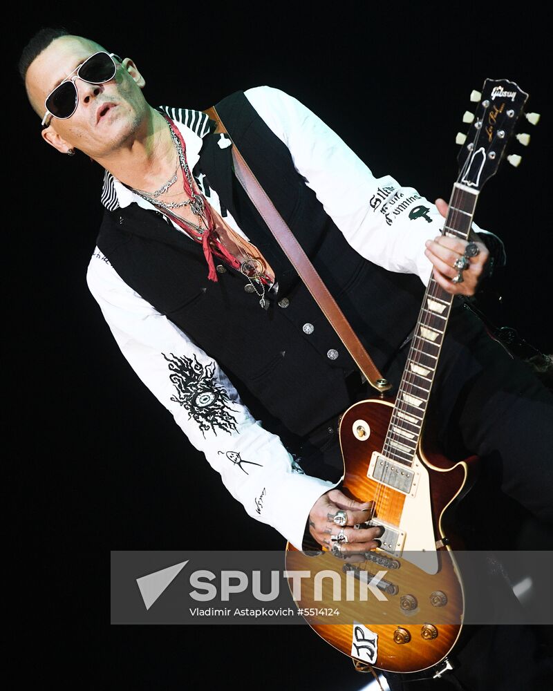 Hollywood Vampires gives concert