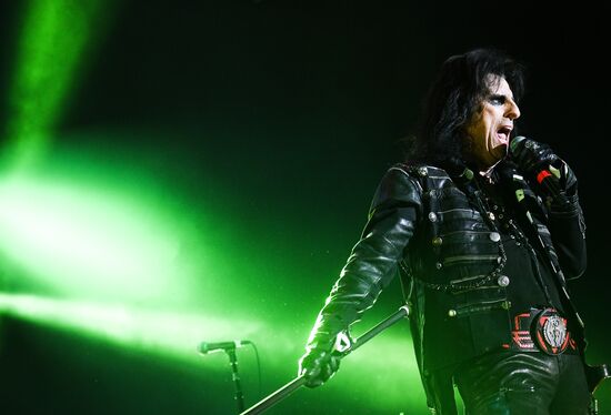 Hollywood Vampires gives concert