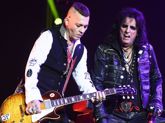 Hollywood Vampires gives concert