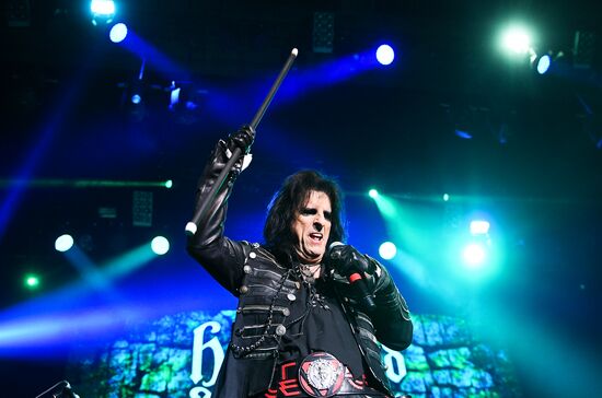 Hollywood Vampires gives concert