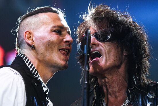 Hollywood Vampires gives concert