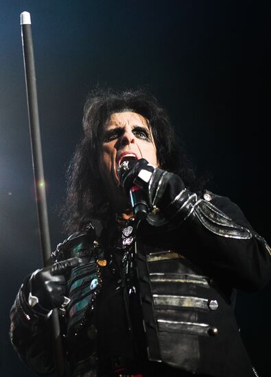Hollywood Vampires gives concert