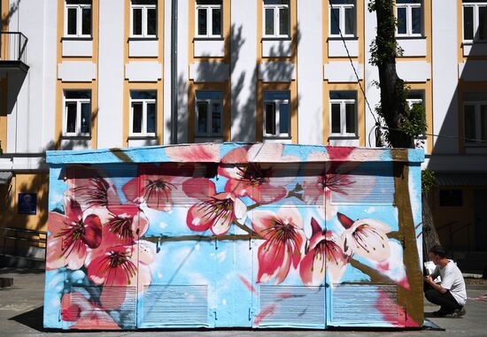 Graffiti on transformer substations in Moscow