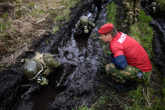 Qualification tests for the right to wear crimson beret