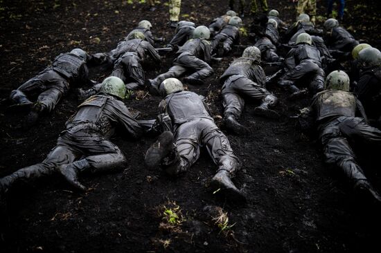 Qualification tests for the right to wear crimson beret
