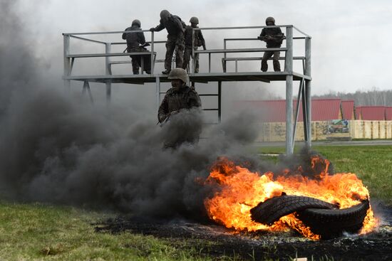 Qualification tests for the right to wear crimson beret