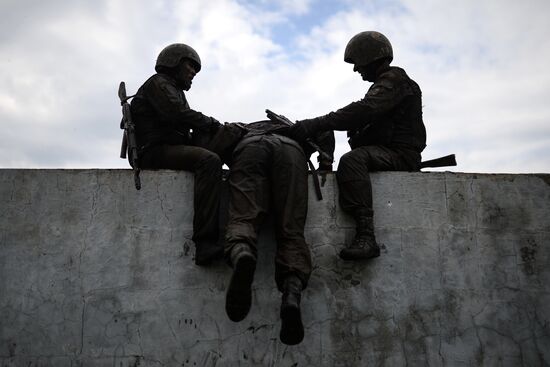 Qualification tests for the right to wear crimson beret