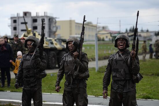 Qualification tests for the right to wear crimson beret