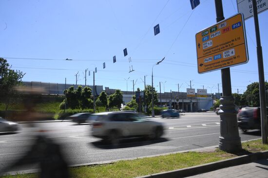 Installing street signs for 2018 FIFA World Cup