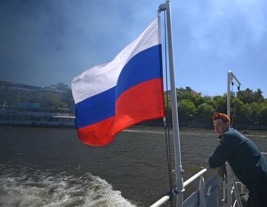 Nadezhda fireboat