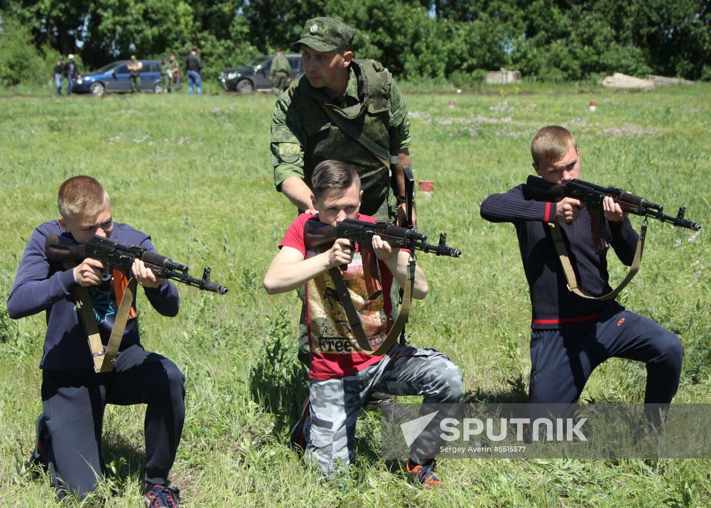 School students practice in firing from Kalashnikov rifle in Donetsk People’s Republic