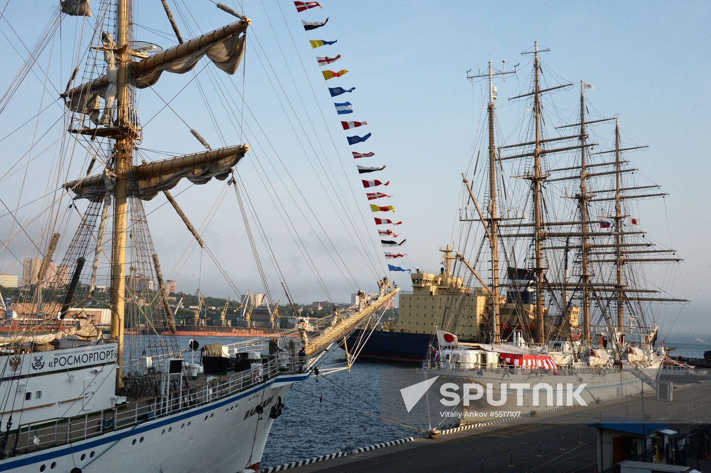 Japan's Kaiwo Maru tall ship welcomed at Vladivostok port