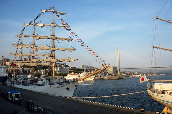 Japan's Kaiwo Maru tall ship welcomed at Vladivostok port