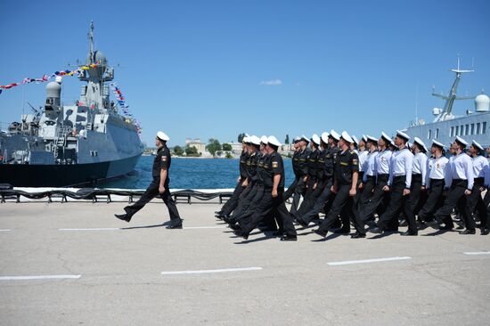 Vyshny Volochek corvette hoists St. Andrew's flag in Sevastopol