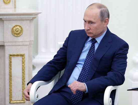 President Putin meets with Crown Prince of Abu Dhabi Mohammed Al Nahyan
