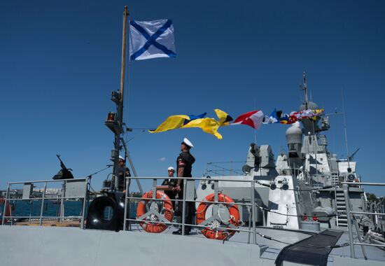 Vyshny Volochek corvette hoists St. Andrew's flag in Sevastopol