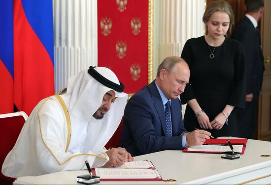 President Putin meets with Crown Prince of Abu Dhabi Mohammed Al Nahyan