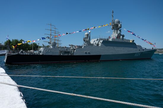 Vyshny Volochek corvette hoists St. Andrew's flag in Sevastopol