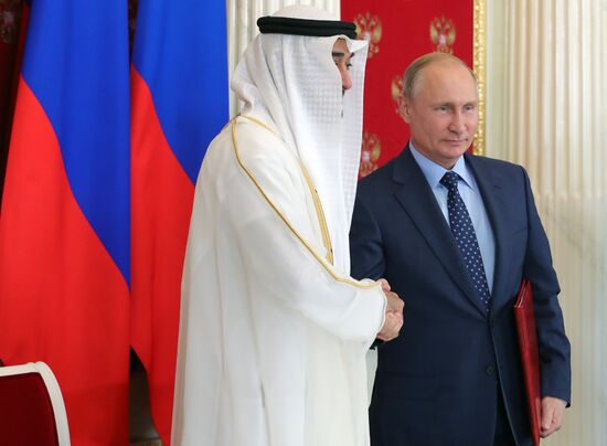 President Putin meets with Crown Prince of Abu Dhabi Mohammed Al Nahyan