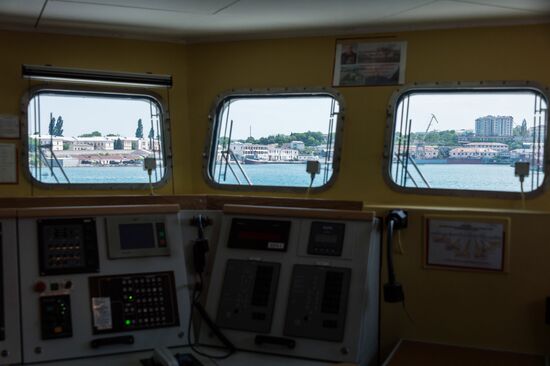 Vyshny Volochek corvette hoists St. Andrew's flag in Sevastopol