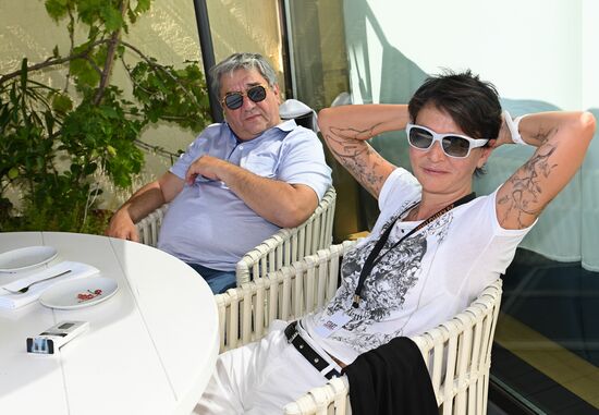 Hello magazine hosts brunch during Kinotavr film festival