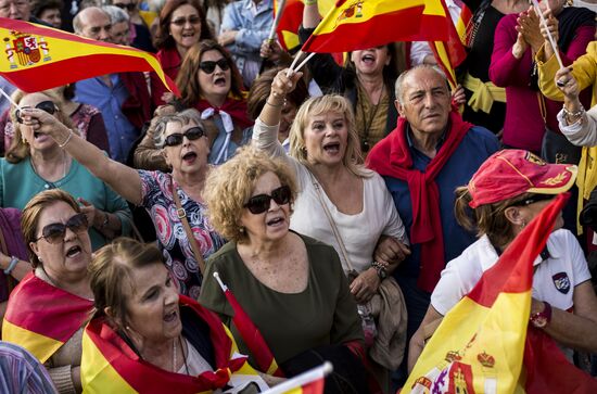 Protest in Madrid against change of government