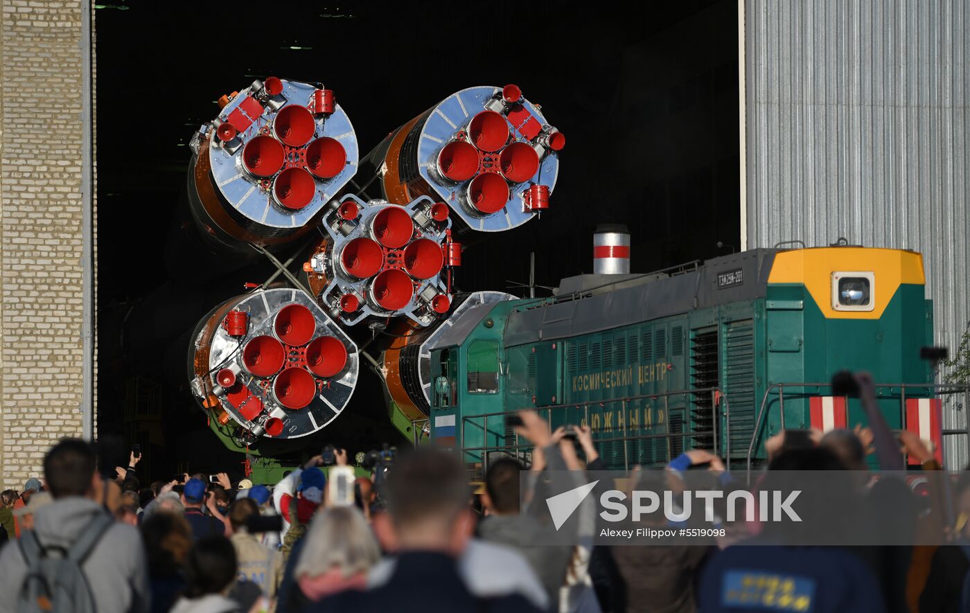 The Soyuz-FG launch vehicle with the Soyuz MS-09 manned spacecraft delivered to the Gagarinsky Launch Pad at the Baikonur launch site. Location: Kazakhstan, Baikonur. Author: Alexey Filippov/Sputnik. Soyuz-FG launch vehicle delivered to Baikonur launch site