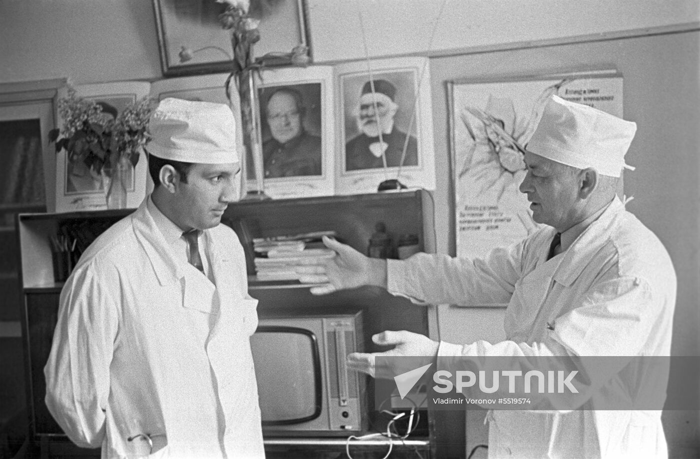 Scientist and surgeon Yasin Bakir from Republic of Iraq in USSR