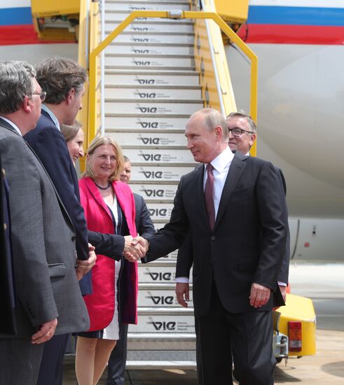 Vladimir Putin pays working visit to Austria