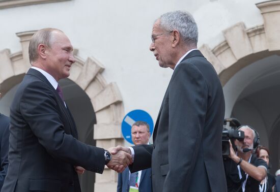Vladimir Putin pays working visit to Austria
