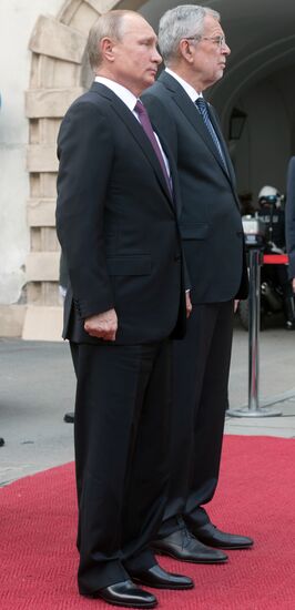 Vladimir Putin pays working visit to Austria