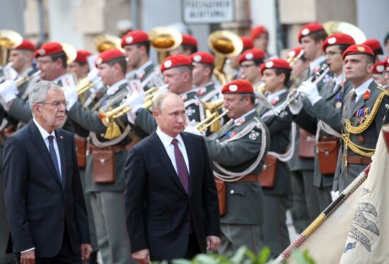 Vladimir Putin pays working visit to Austria