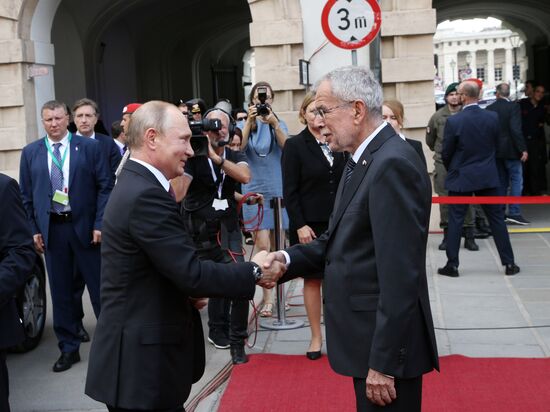 Vladimir Putin pays working visit to Austria