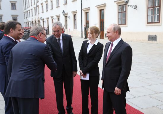 Vladimir Putin pays working visit to Austria