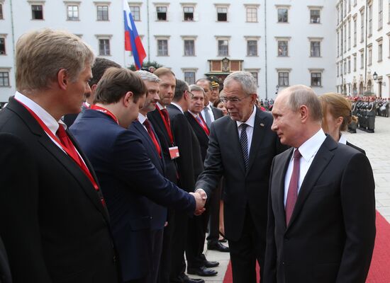 Vladimir Putin pays working visit to Austria