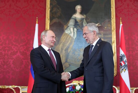Vladimir Putin pays working visit to Austria