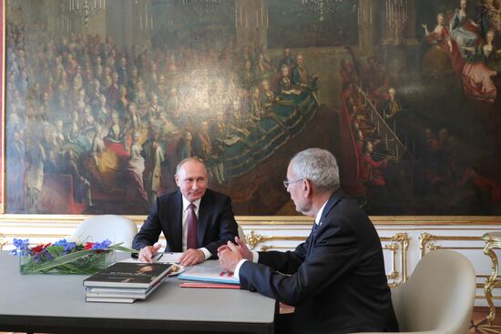 Vladimir Putin pays working visit to Austria