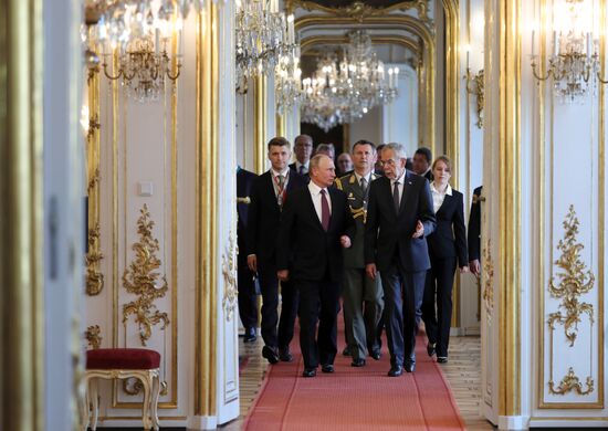 Vladimir Putin pays working visit to Austria