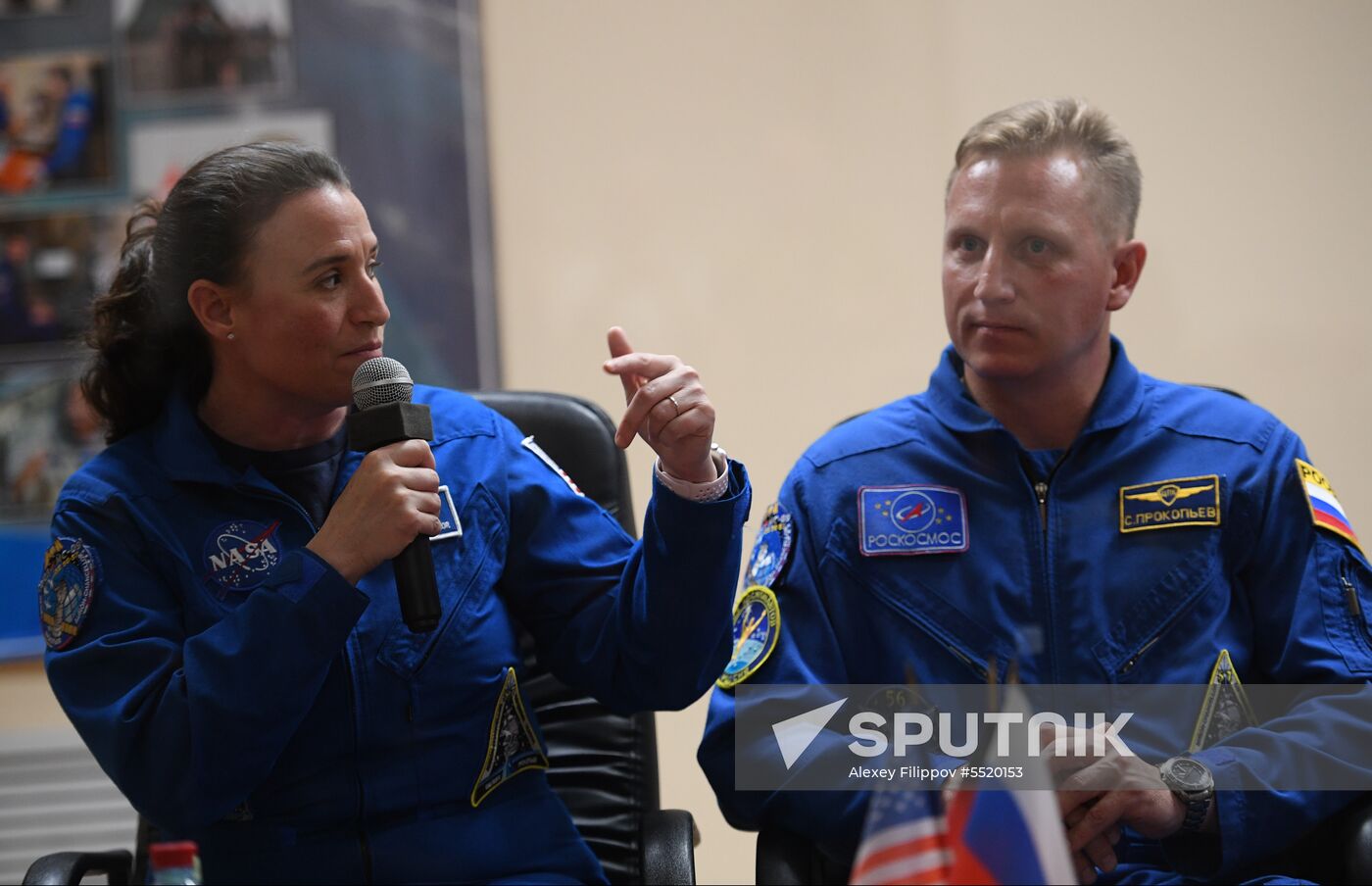News conference with ISS-56/57 main and backup crews