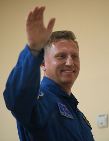 News conference with ISS-56/57 main and backup crews