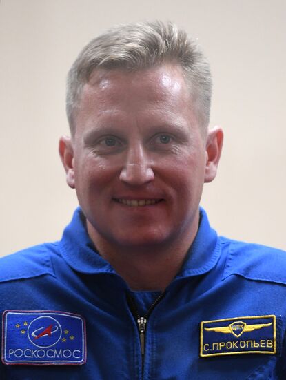 News conference with ISS-56/57 main and backup crews