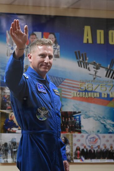 News conference with ISS-56/57 main and backup crews