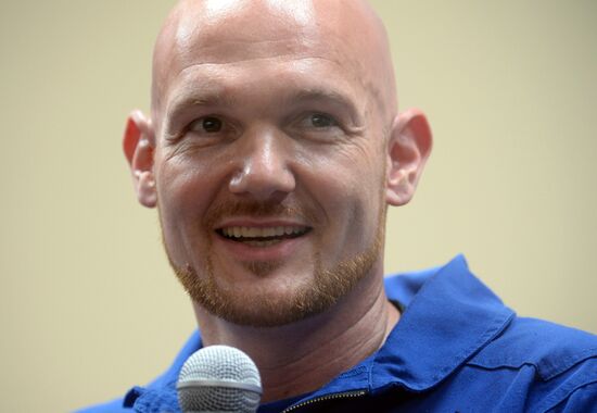 News conference with ISS-56/57 main and backup crews