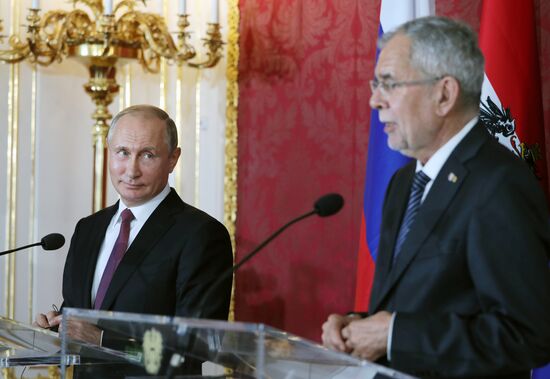 Vladimir Putin pays working visit to Austria