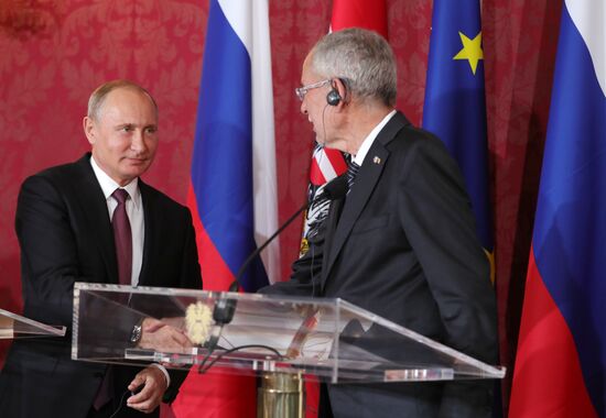 Vladimir Putin pays working visit to Austria